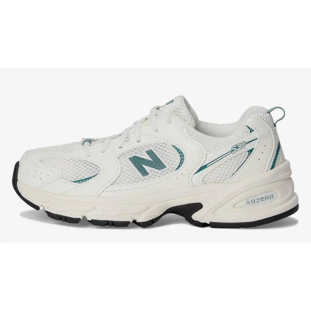 New Balance 530 Sneakers
Size 2.5 Wide